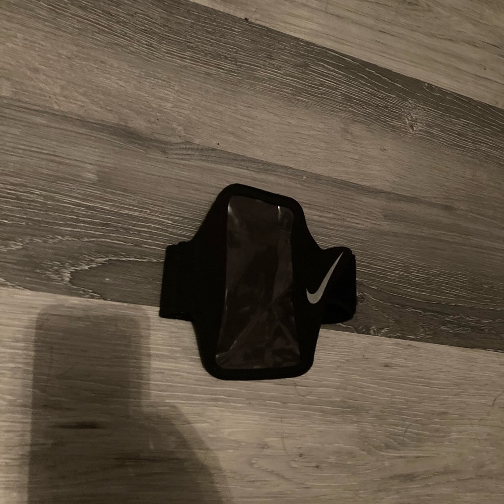 Nike iPhone arm band
